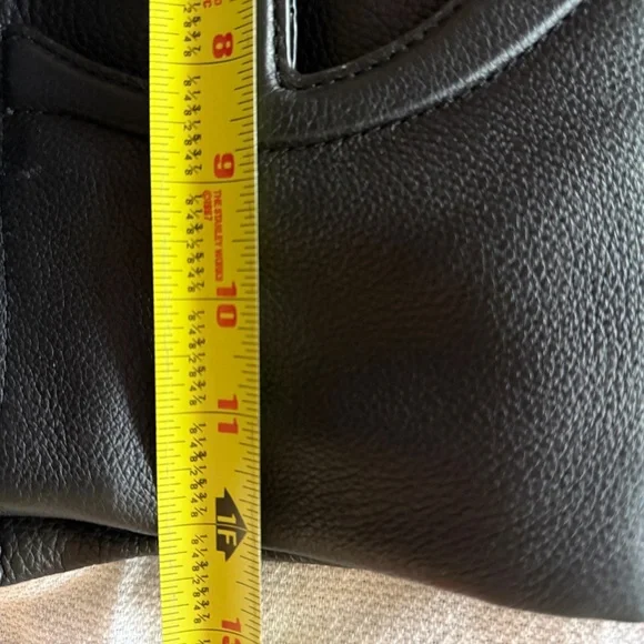 Etienne Aigner Black Clutch - Picture 11 of 13